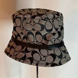 Coach Black & Gray Bucket Hat, Small